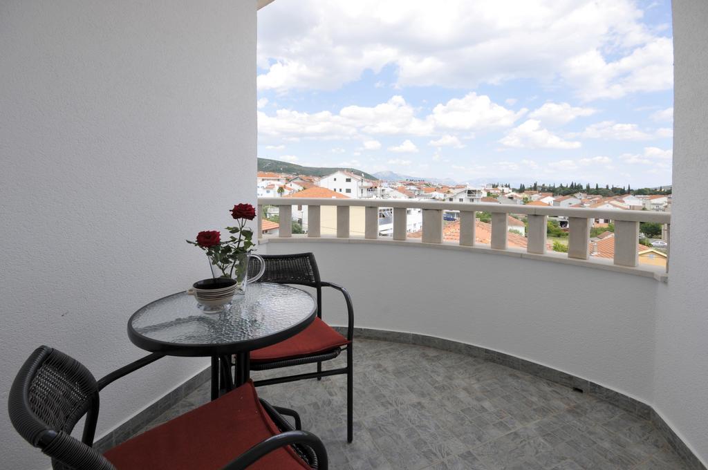 Apartments Villa Lida Trogir Eksteriør bilde